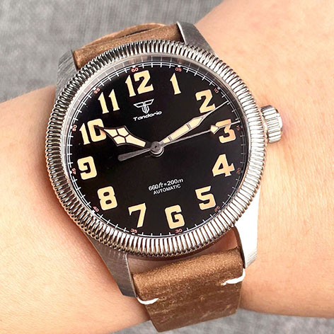 Tandorio Pilot Diver Auto Watch Men Fluted Bezel Vintage Yellow Arabic Numerals NH35A PT5000 Movement Leather Band Luminous Marks