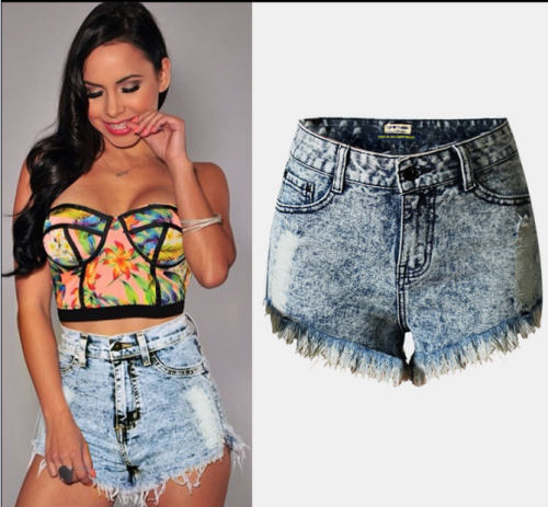 Europe and the new hole in the cat to be irregular edge denim high waist shorts