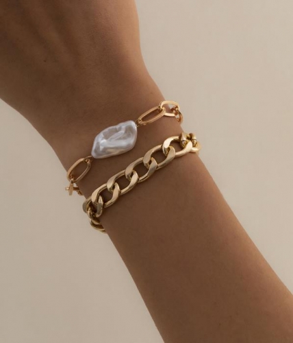 Charming Fashion imitation pearl metal bracelet