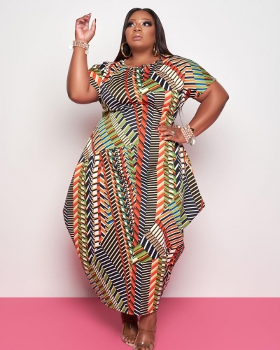 Charming Plus size Printed short-sleeved irregular dress