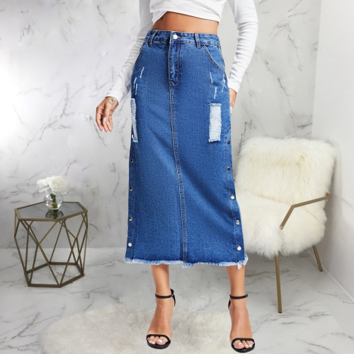 Trendy rivet denim skirt