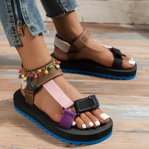 Color blocking flat sandals