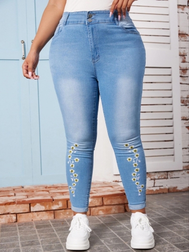 Charming casual oversized embroidered jeans