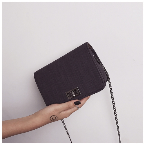 Chain lock single shoulder crossbody bag