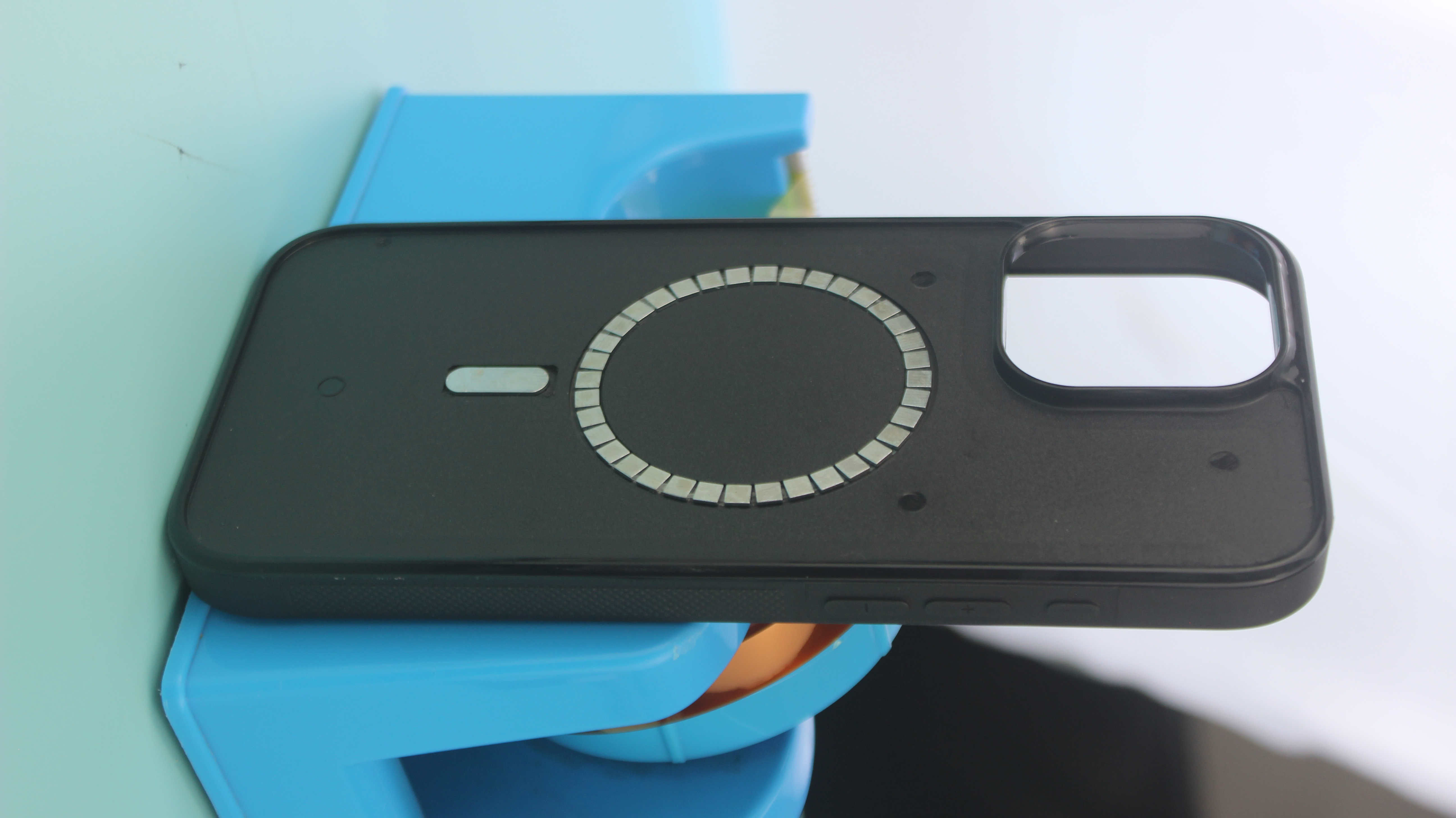 Sublimation 2D TPU Magnet Phone Case for iPhone Series DIY Magnetic Phone Shell with Soft Film Sheet with Anti-Shock Design Edge