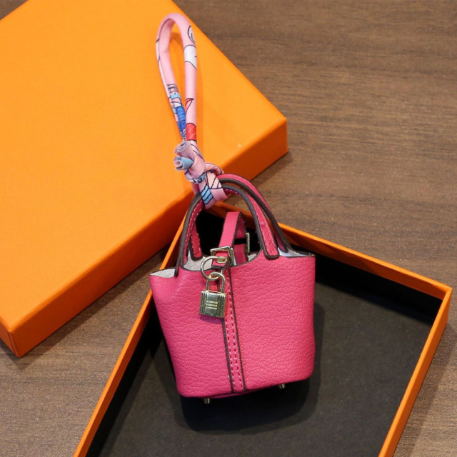 Colorful Leather Mini Basket Bag Keychain Bulk Supply Cute Handbag Pendant for Bags & Keys
