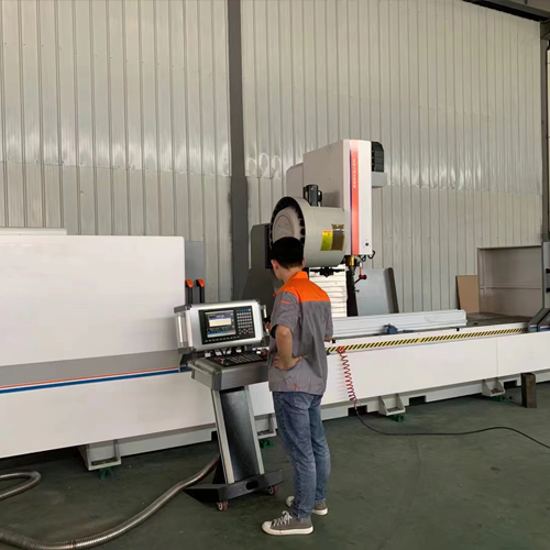 Centro de mecanizado CNC de perfil de aluminio BT40