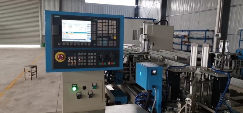 Máquina de soldadura horizontal de cuatro esquinas CNC UPVC