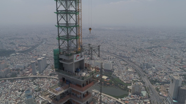 EN LA CIMA DE LA CIUDAD