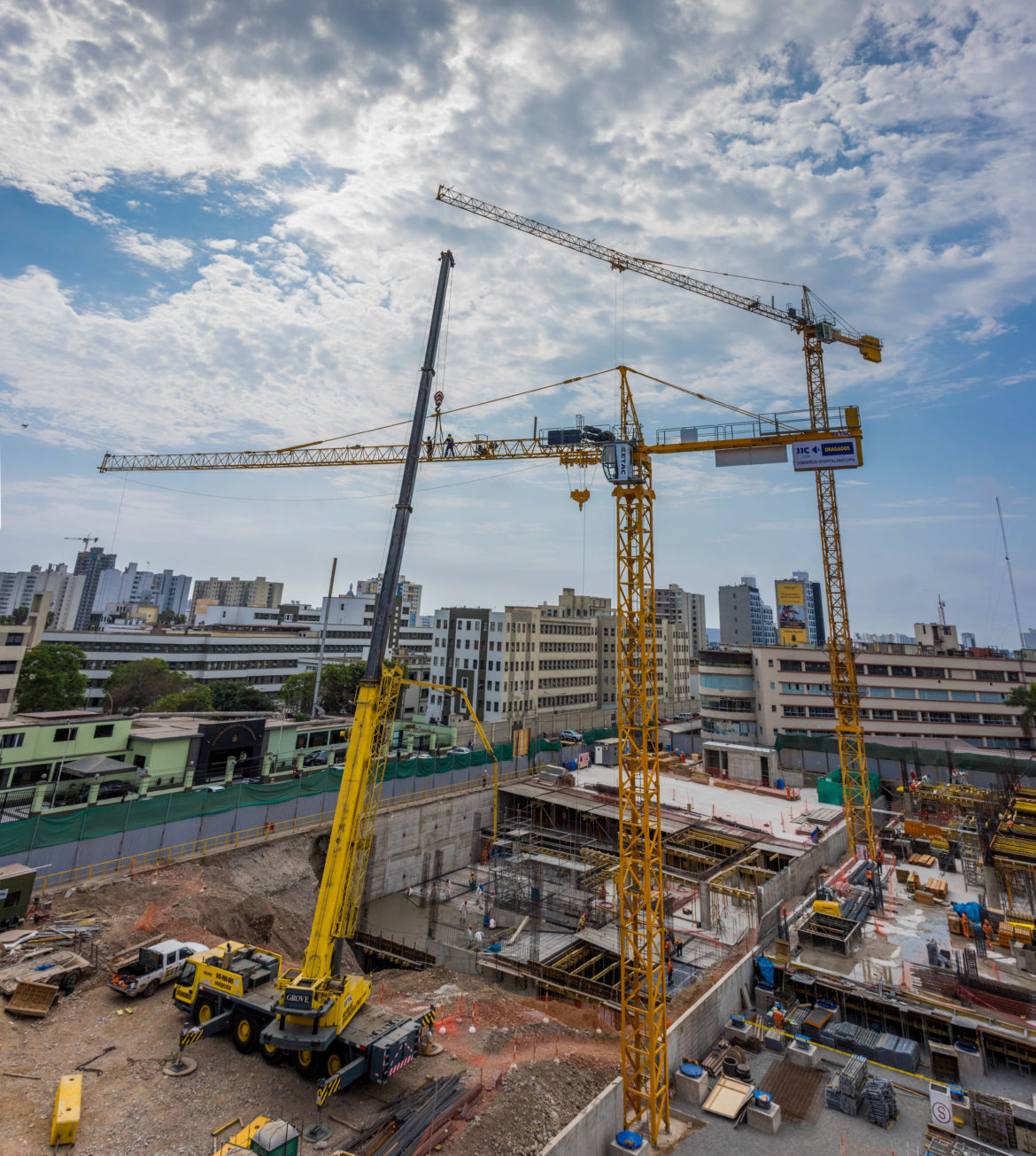 CUATRO GRÚAS POTAIN CONSTRUYEN UN NUEVO HOSPITAL POLICIAL EN PERÚ