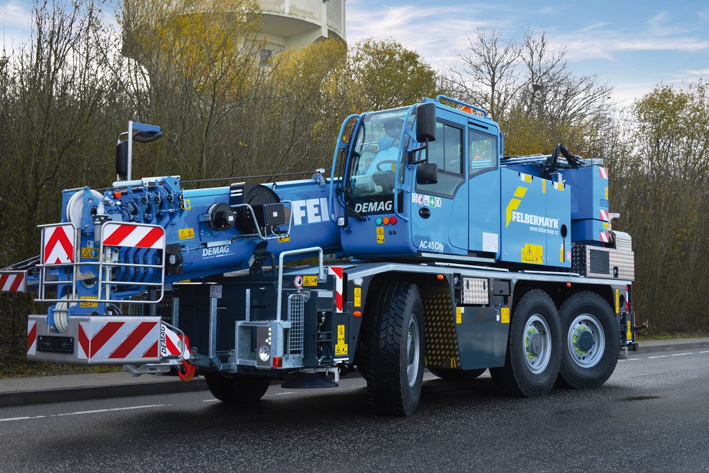 BIG ORDER OF DEMAG AC 45 CITY CRANES FOR FELBERMAYR