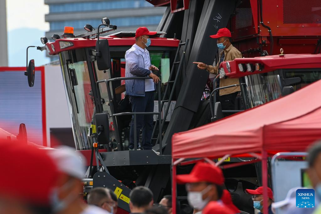 Salon régional des machines agricoles à Urumqi