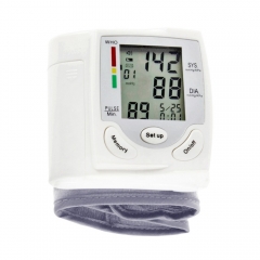 Hot Sale Medical Supplier Wrist Free Digital Blood Pressure Monitor
