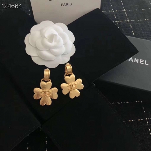Chanel new grass clover earrings 1: 1 copy replicate counters 01042490
