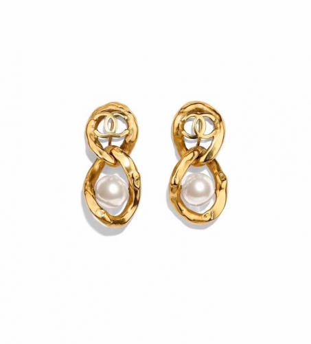 Chanel Twisting Pearl Earring Fashion Costume Jewelry