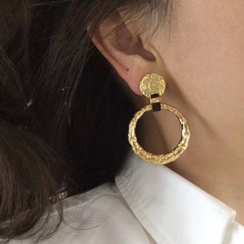 Chanel Sculptured face Large Hoop Clip Earring