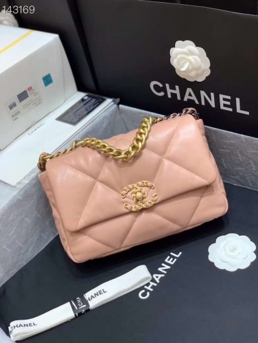 2020 Spring Summer CHANEL 19 Flap Bag Gold-Tone Silver-Tone Mixed Color Chain Ruthenium-Finish Metal Light Pink Original Size Specification same as th