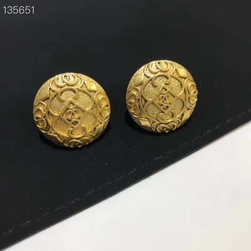 Chanel textured aged gold antique round earring Clip on