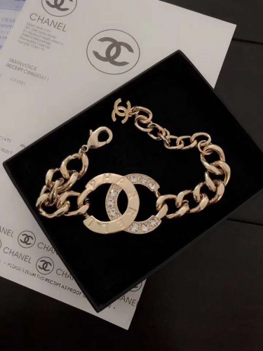 Chanel Shinning Thick Chain Bracelet Diamond on CC charm