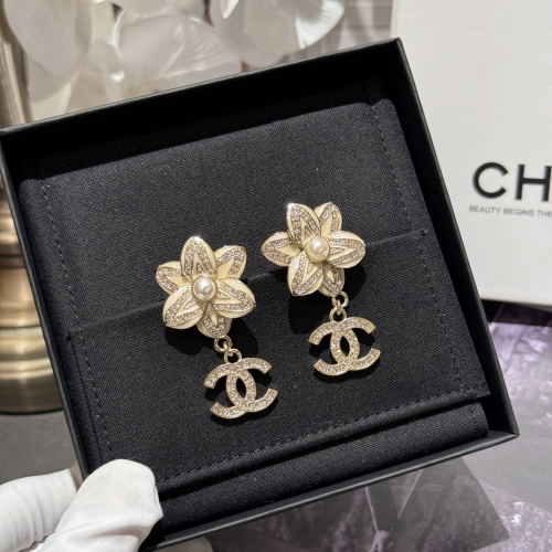 Chanel Top Replica Off White Graceful Flower Pendant Earring Luxury Brand Factory Outlet Wholesale