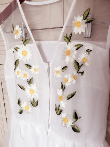 リズリサ レースとオーガンジーの マーガレット刺繍ワンピース 未使用紙タグ無し リズリサ レースとオーガンジーの マーガレット刺繍ワンピース