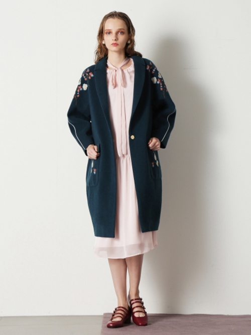 石原さとみ　コーデ　3点セット　刺繍コート Debut de Fiore コート36サイズ 石原さとみさん着用 - メルカリ