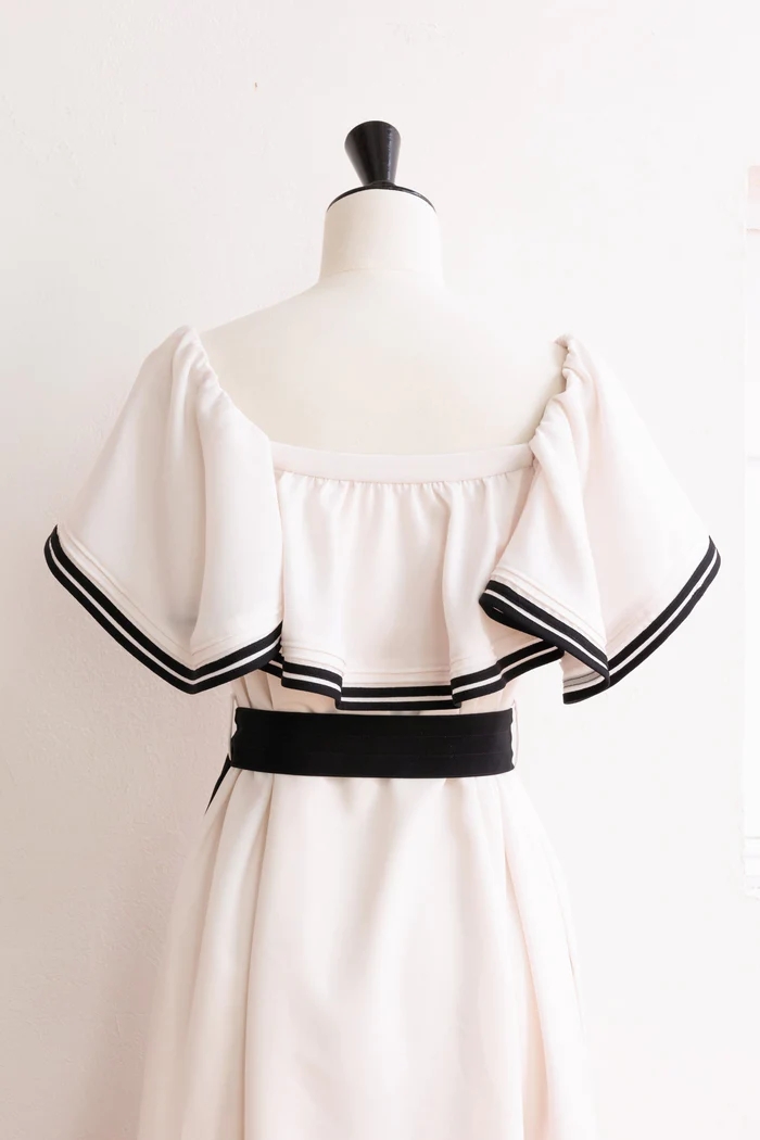 Sweet Moments Belted Dress オフホワイト