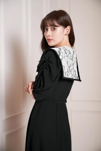 傷汚れ等なしVyronas lace collar dress