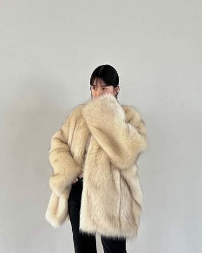 【期間限定特価】 NO COLLAR VOLUME ECO FUR COAT ジャケット・アウター