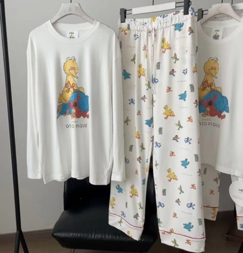 正規品♡カップケーキ♡プルオーバー＆ロングパンツ♡ピンク WOMEN】【SESAME STREET】モチーフJQDプルオーバー&ロングパンツ