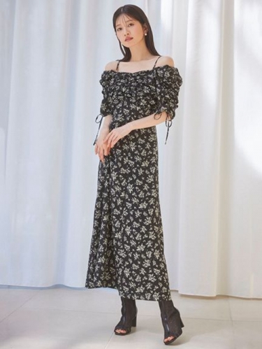 SNIDEL バリエプリントワンピース オフショル snidel バリエプリントワンピース IVR スナイデル オフショル