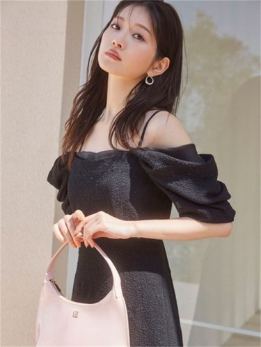 6月末入荷予定 SNIDEL / スナイデル オフショルシアーレイヤード