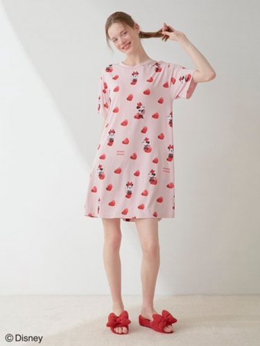 gelato pique 総柄ワンピース　半袖　ディズニー gelato pique 総柄ワンピース 半袖 ディズニー