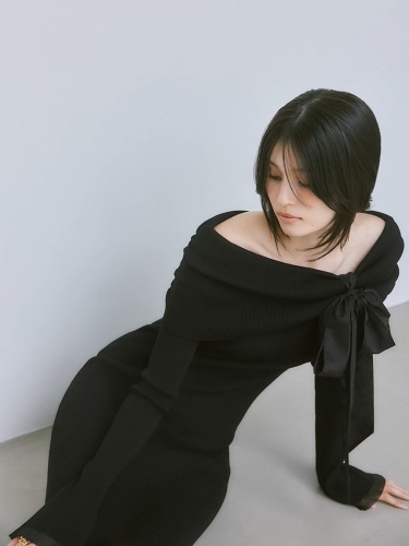 極美品 めるる着 FRAY I.D オフショルコンビリボンリブニットワンピース セール】オフショルコンビリボンリブニットワンピース