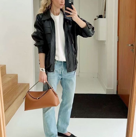 【TOTEME】Tロック レザー クラッチ ブラック 楽天市場】Toteme トーテム ショルダーバッグ T-LOCK CLUTCH 234