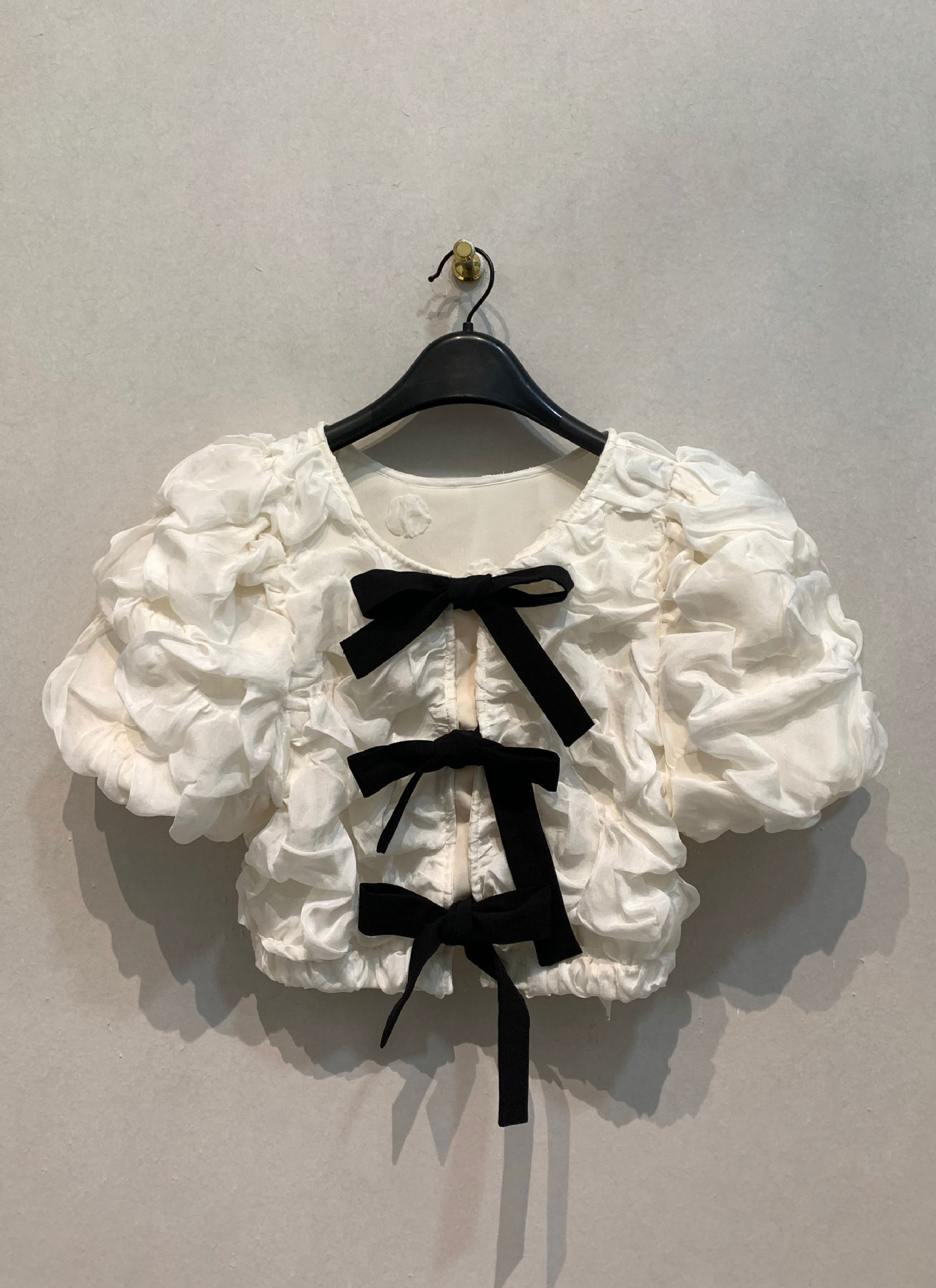 CLANE W FACE CLOUD PUFF SLEEVE TOPS