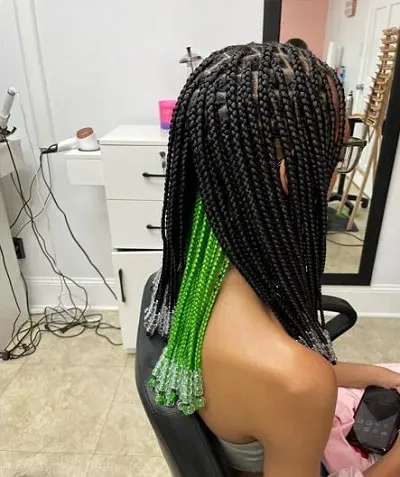 mid back knotless braids