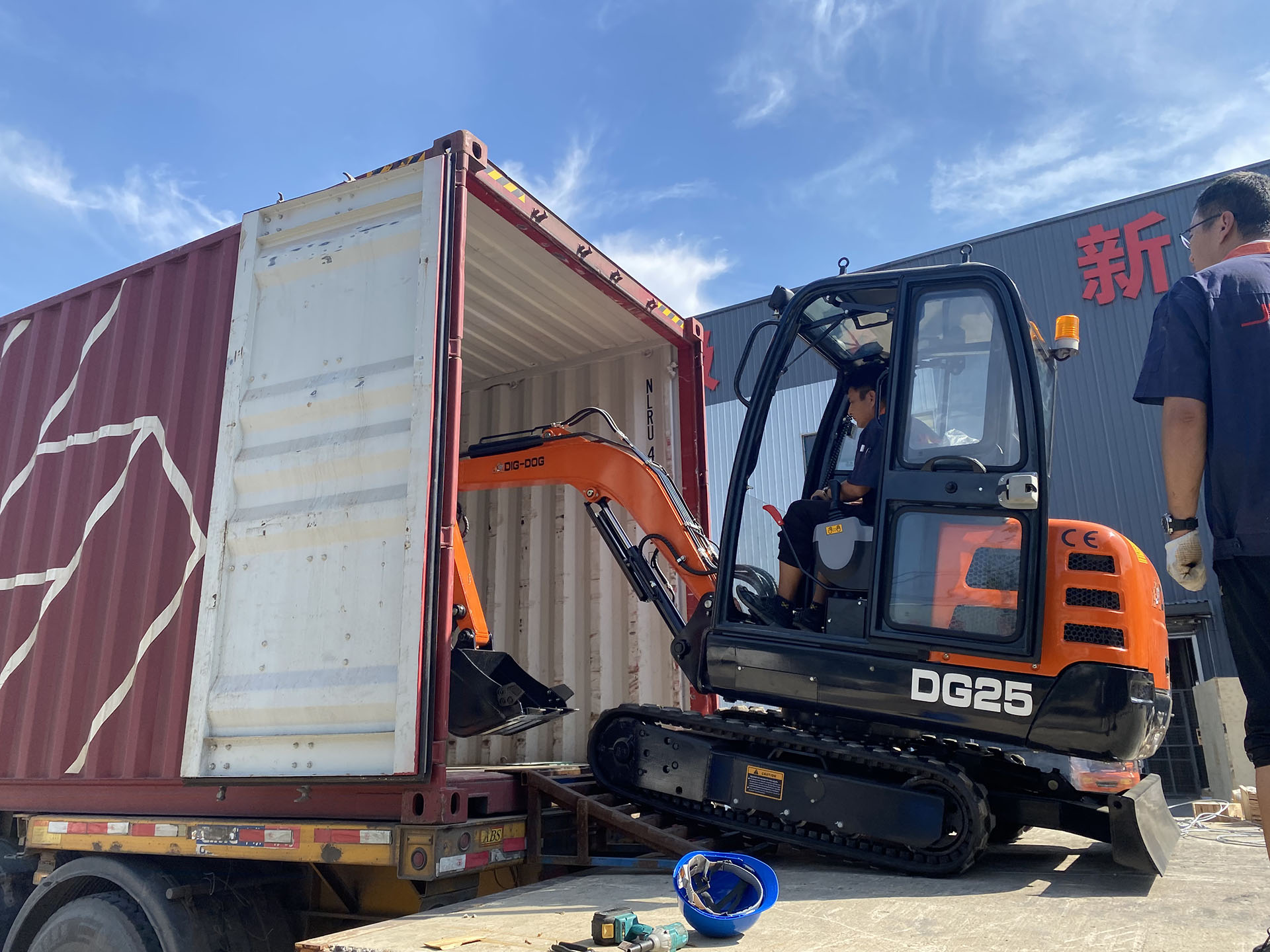 Mini Excavator vs. Skid Steer What's the Difference? & Which One Is