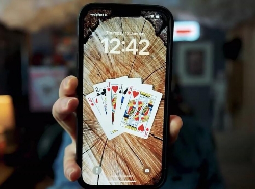 Lock Screen Prediction by Beau Cremer (Video + Templates)