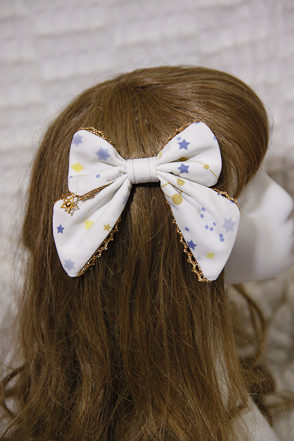 White hairclip