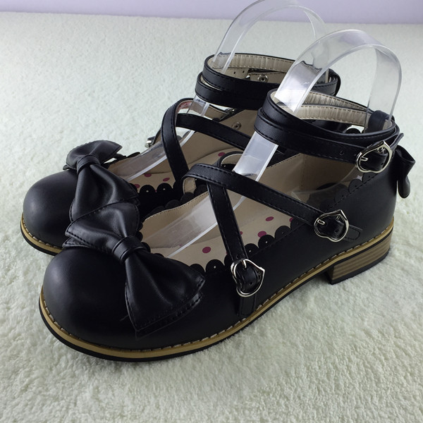 Black & low heel