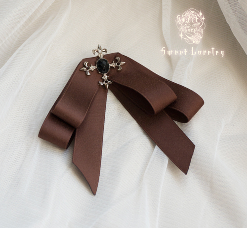Neckbow with Cross Brooch