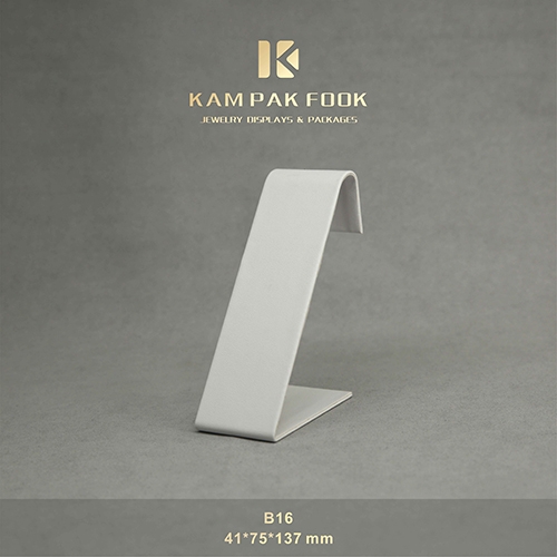 B16  Bracelet Stand