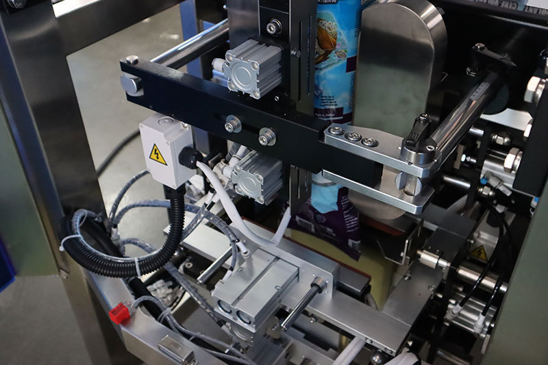 OKP-WP-MC series weighing and packing 2 in 1 machine