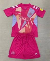 2024-2025 Newcastle United Goalkeeper Pink Soccer Uniform-AY