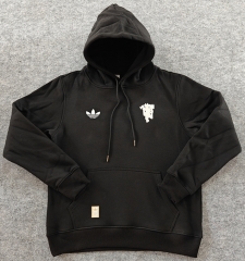 2024-2025 Manchester United Black Thailand Soccer Tracksuit Top With Hat-CS