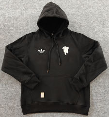 2024-2025 Manchester United Black Thailand Soccer Tracksuit Top With Hat-CS