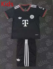2025-2026 Bayern München 2nd Away Black  Kids/Youth Soccer Uniform-4714