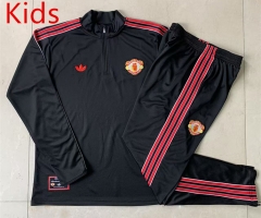 2025-2026 Retro Version Manchester United Black Kids/Youth Soccer Tracksuit-815