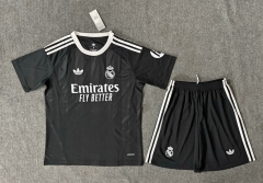 2025-2026 Real Madrid Goalkeeper Black Soccer Uniform-6748